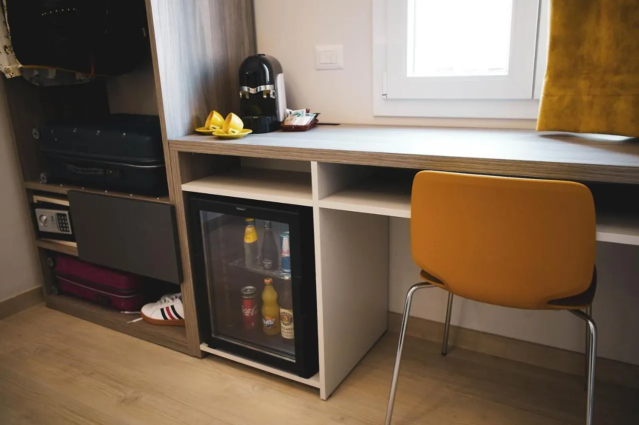 Yeasy Smart Rooms Cefalù Italien