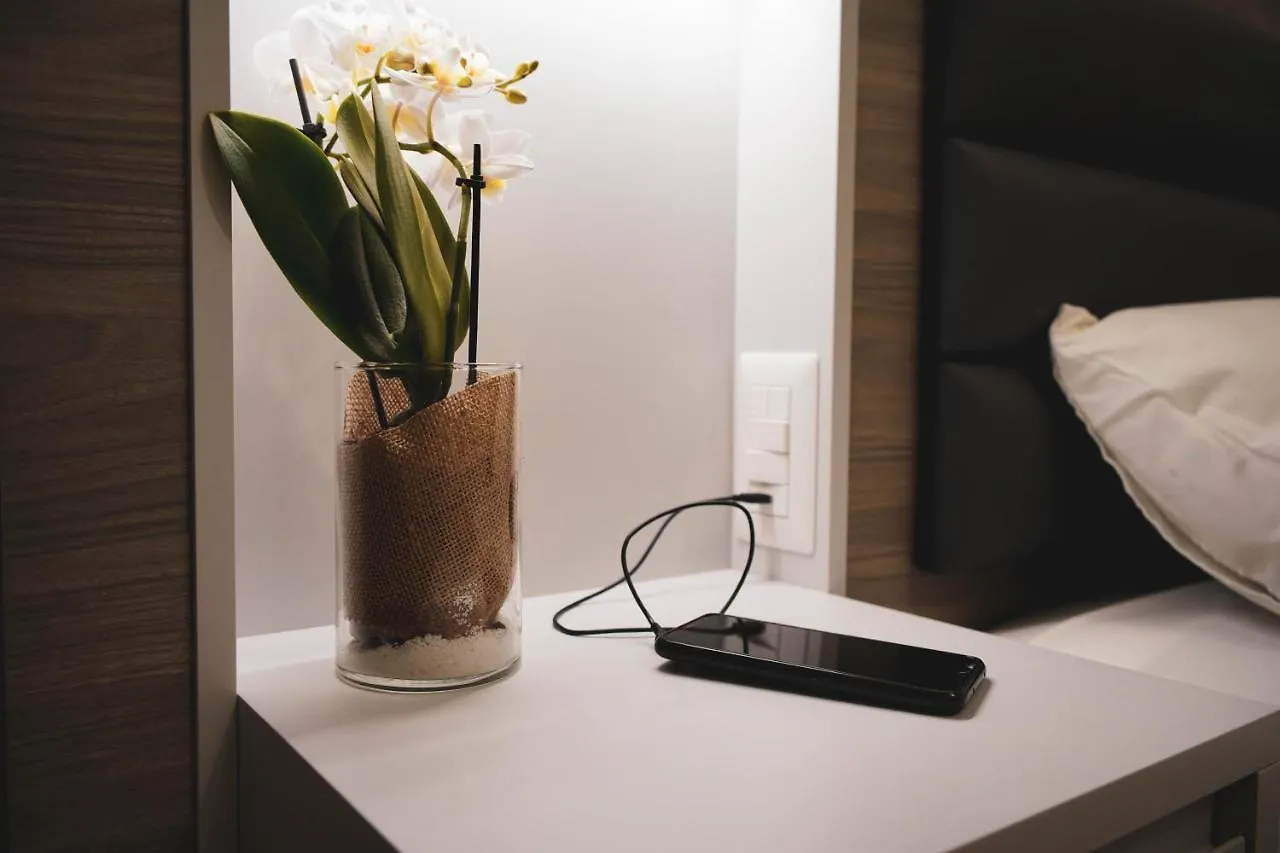 Yeasy Smart Rooms Cefalù İtalya