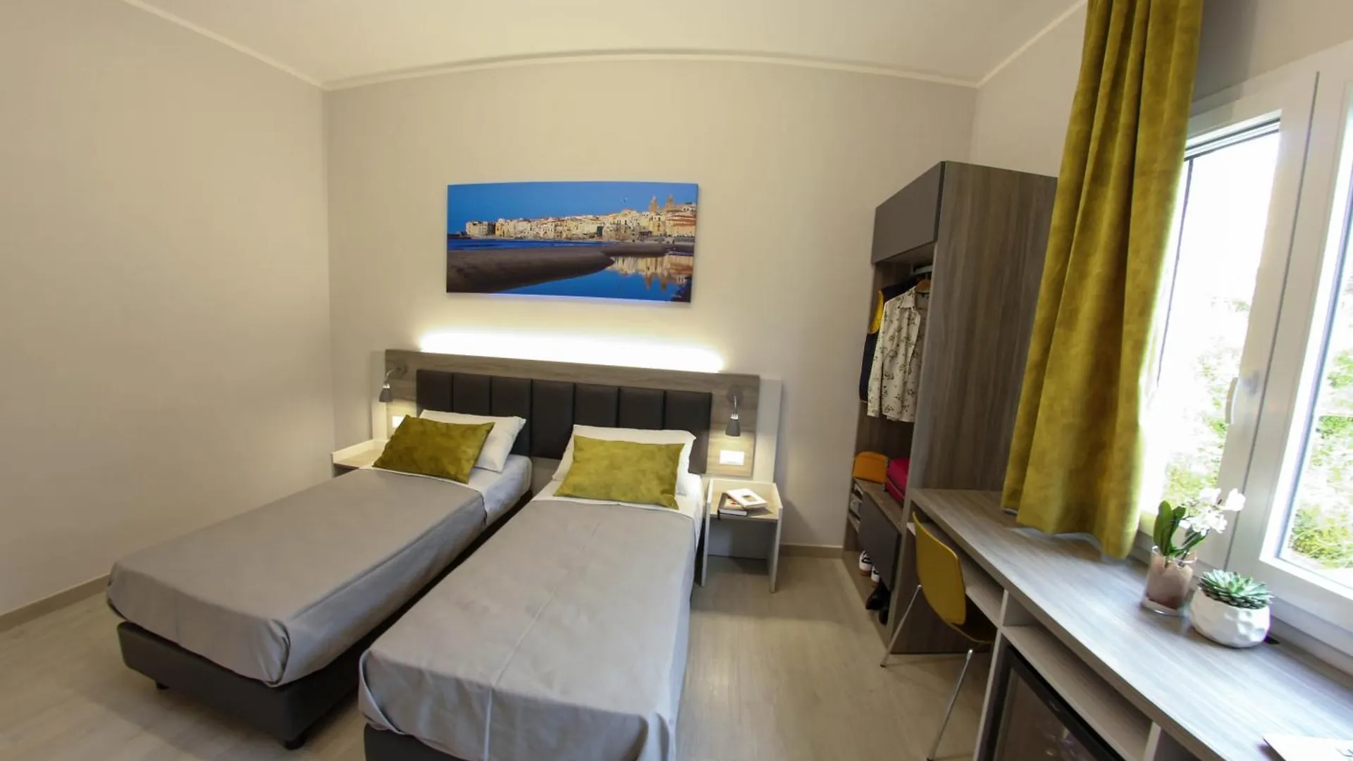 Yeasy Smart Rooms Cefalù Italien
