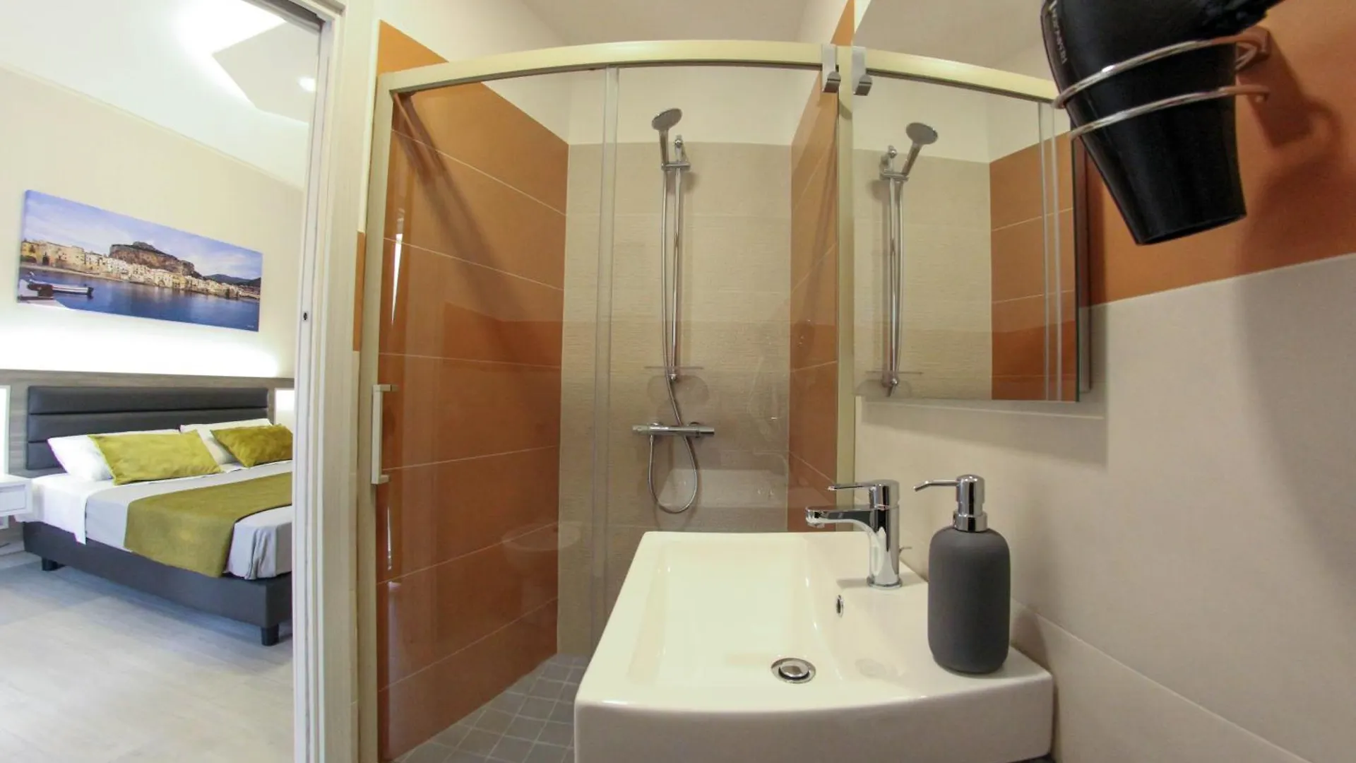 Yeasy Smart Rooms Cefalù İtalya